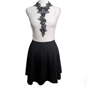 Aqua MINI dress size xs color white and black